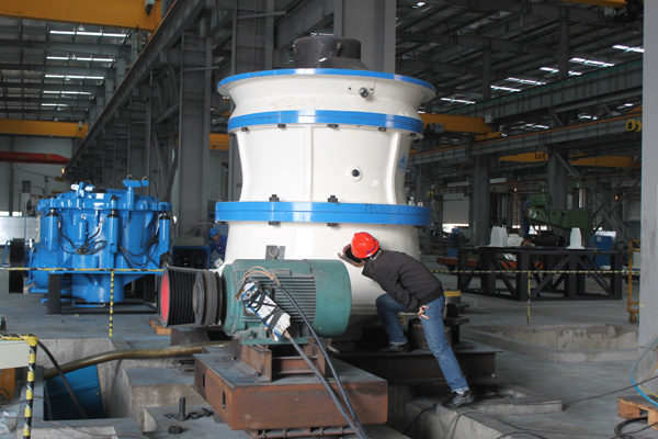 上海山美SMG300细碎液压圆锥破碎机试机成功